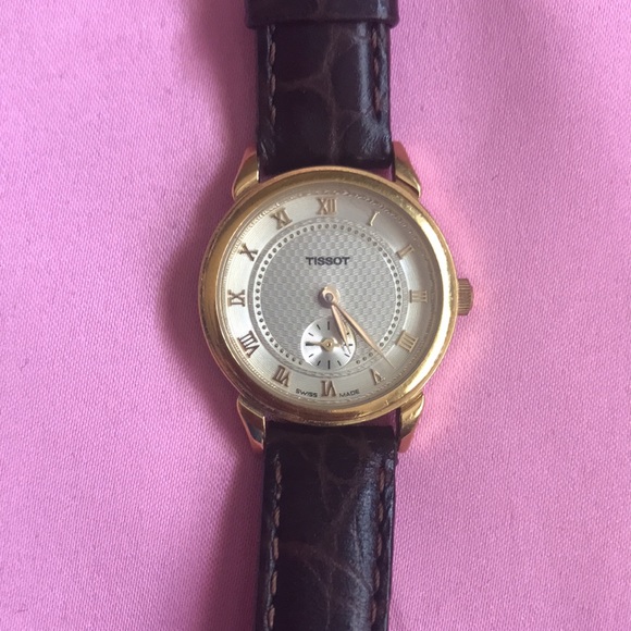 Tissot A220 Ladies Leather-band, water resistant 30m, mineral crystal watch. - Picture 3 of 16